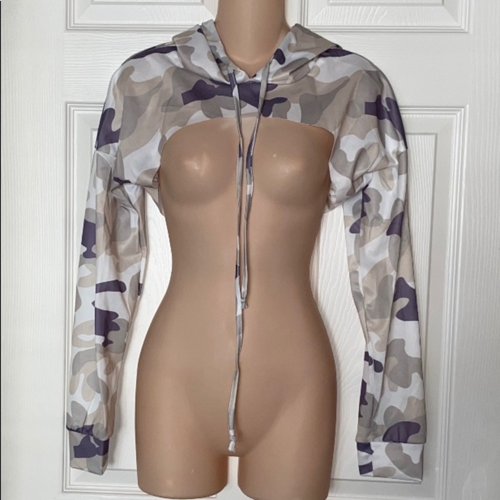 New Cropped Camo Hoodie Shrug